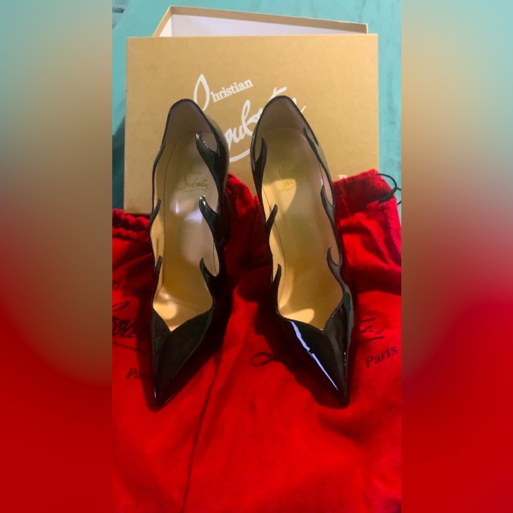 Brand new Authentic Christian Louboutin Olavague size 41. 120mm